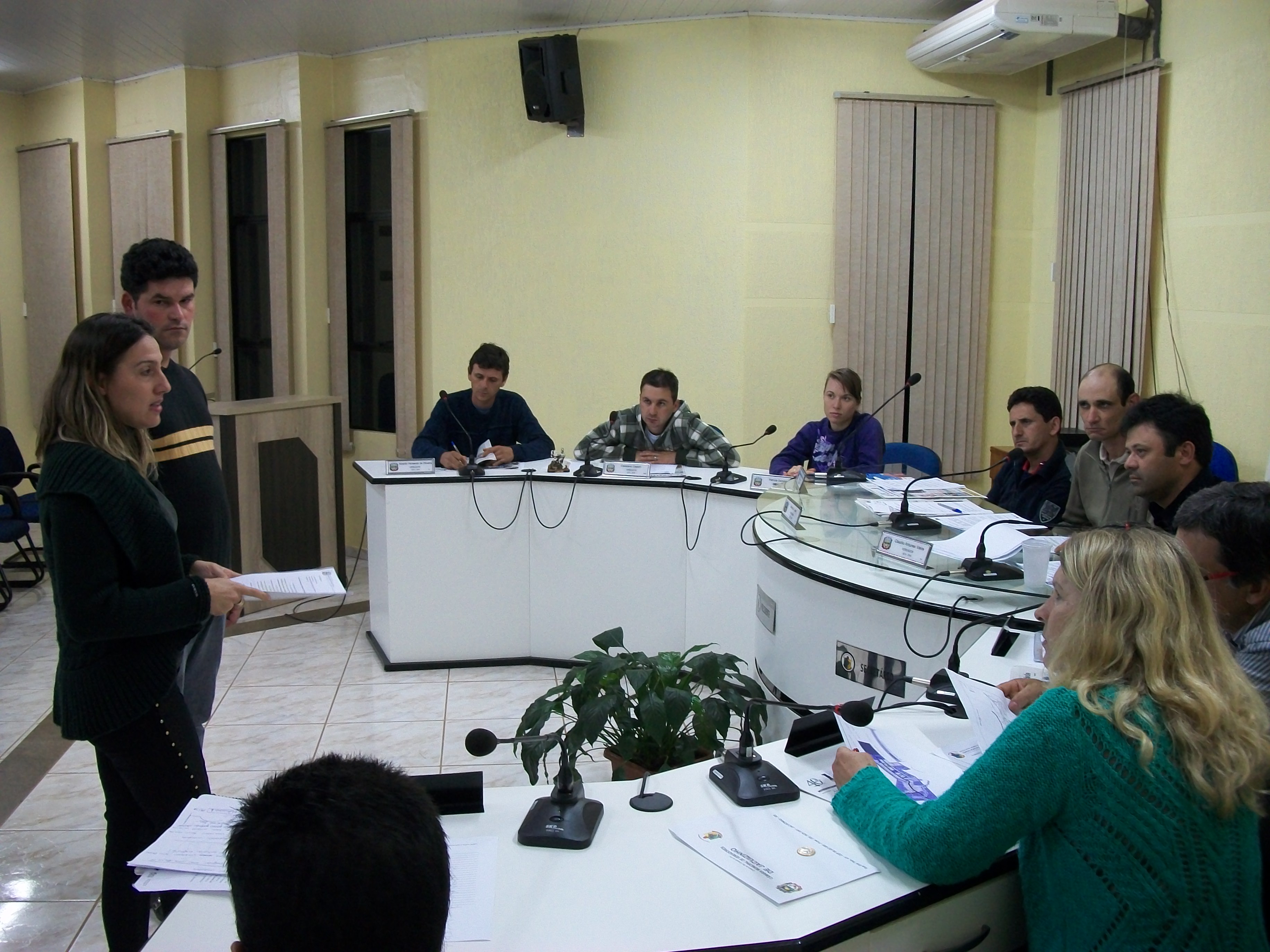 PLANO DIRETOR: Convidado, Secretário de Administração e engenheira comparecem na Câmara.