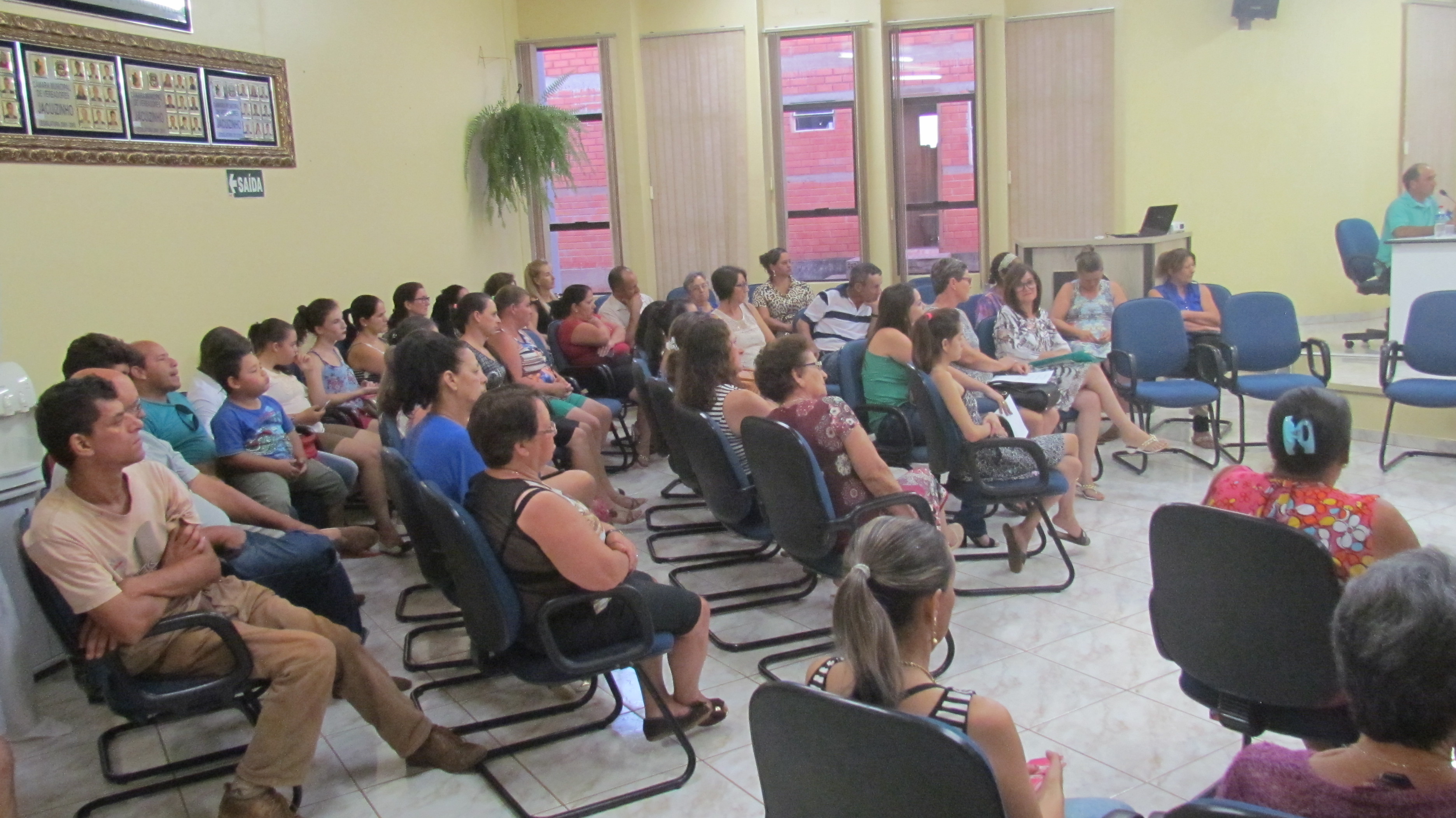 Mesa Redonda – Mulheres em Pauta