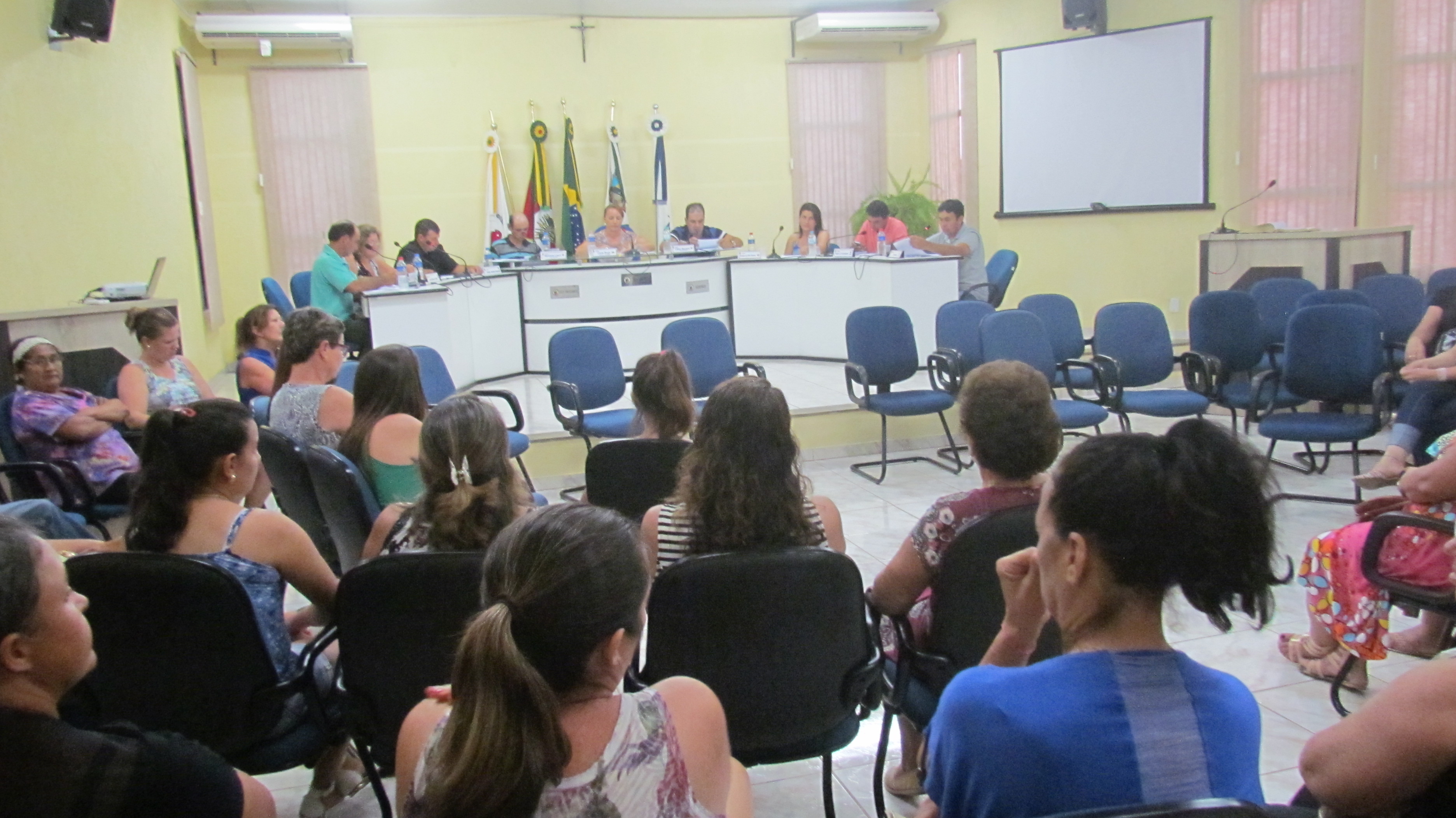 Mesa Redonda – Mulheres em Pauta