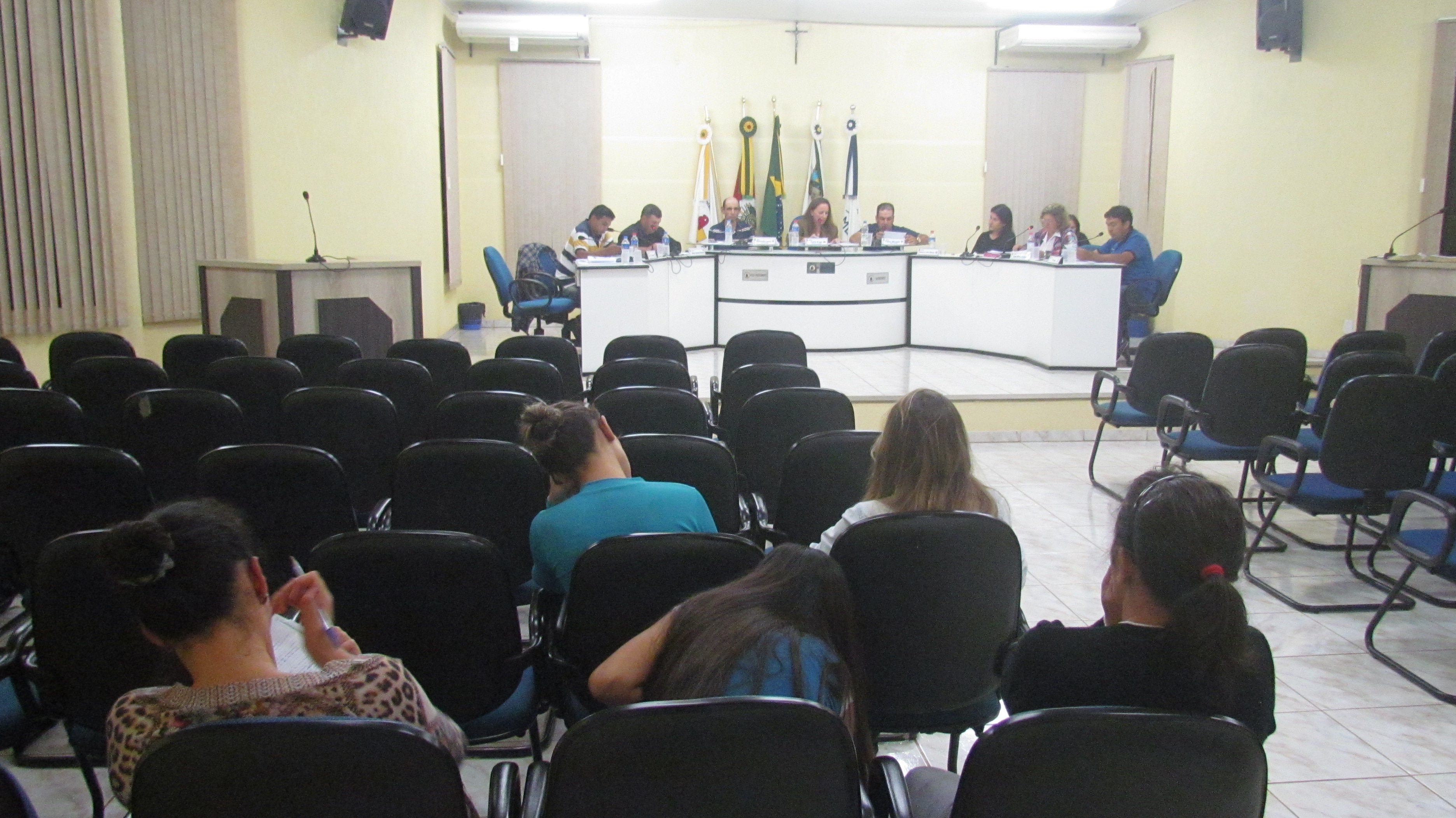 PLENÁRIO: Vereadores aprovam criação do cargo Coordenador Atenção Básica Saúde e regulamentação do dia das Sessões.