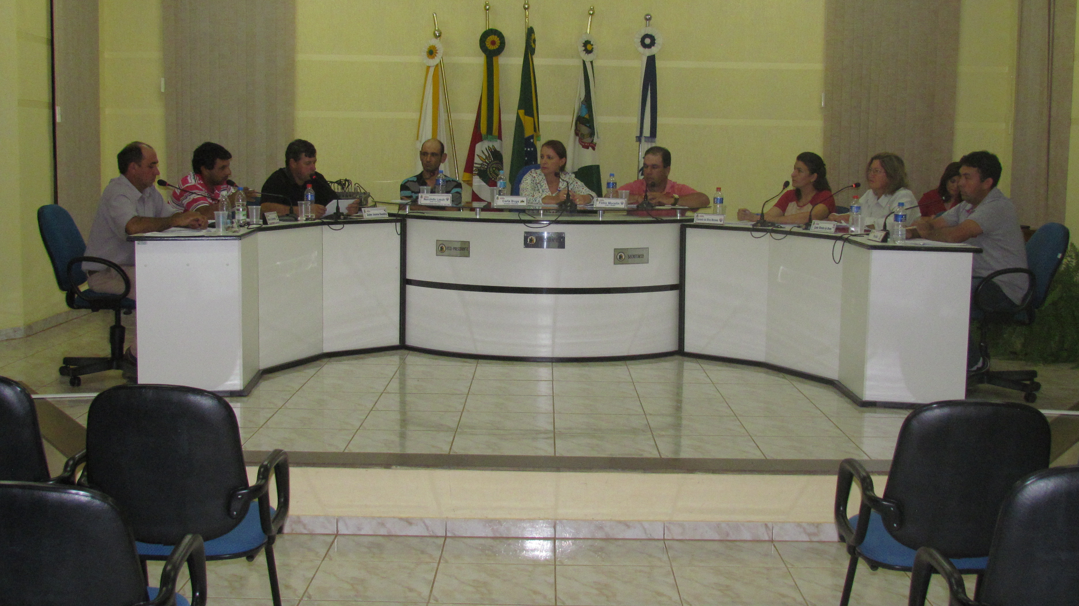 PLENÁRIO: Câmara aprova contratação Temporária de Orientador Social e Convênio com Secretaria de Agricultura