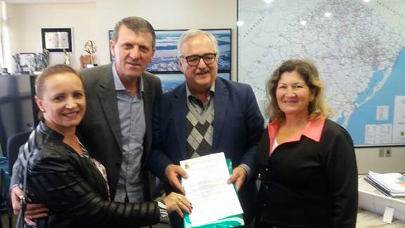 RECURSOS E INFRAESTRUTURA: Presidente do legislativo e vereadora intercedem pelas Comunidades Quilombola/Bela Vista e recapeamento da VRS-817