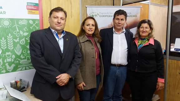 RECURSOS E INFRAESTRUTURA: Presidente do legislativo e vereadora intercedem pelas Comunidades Quilombola/Bela Vista e recapeamento da VRS-817