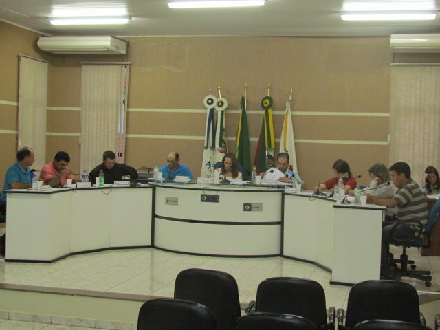 SERVIÇO REMUNERADO DE MOTO-TÁXI: Plenário da Câmara inicia debate para regulamentar serviço