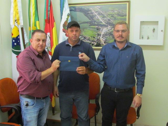 VISITA: Presidente da Câmara recepciona diretoria da ASCAMAJA