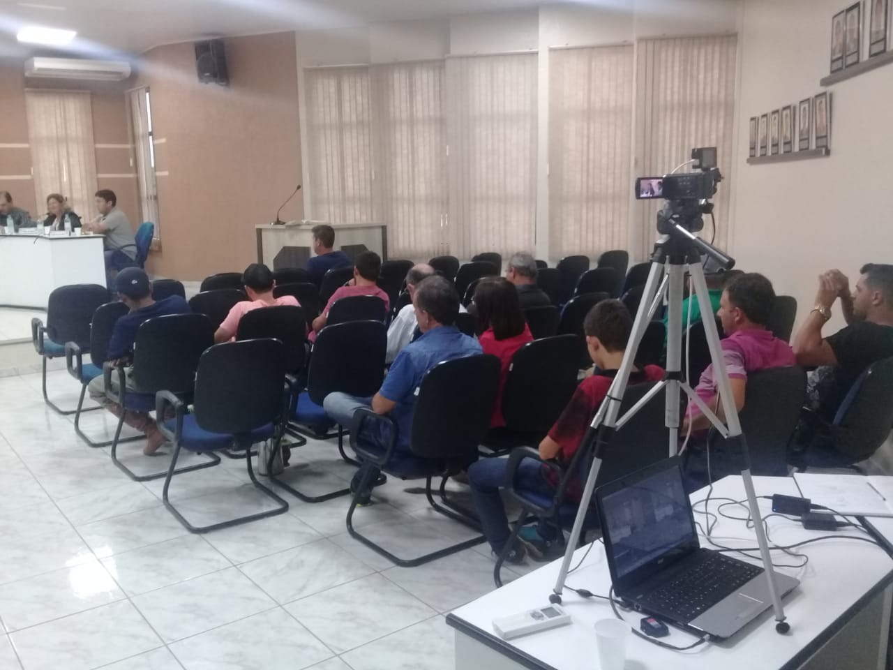 MESA DIRETORA 2019: Carla Bugs é eleita presidente para gestão 2019