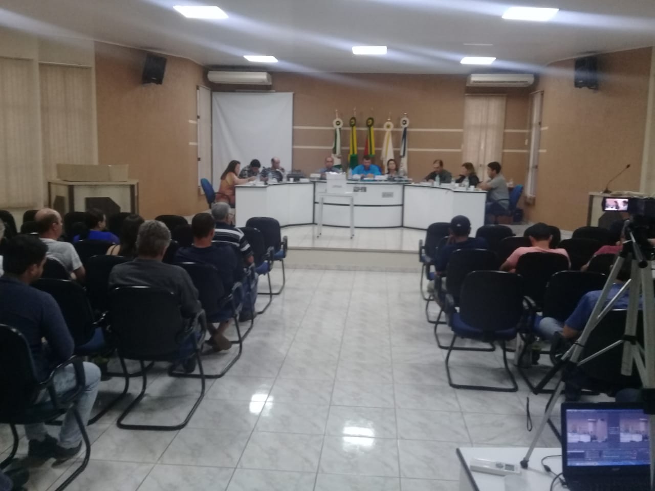 MESA DIRETORA 2019: Carla Bugs é eleita presidente para gestão 2019