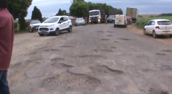 VRS-817 E OBRA ASFÁLTICA JACUIZINHO/TUNAS: Comunidade Regional Realiza Manifesto em pról de melhorias