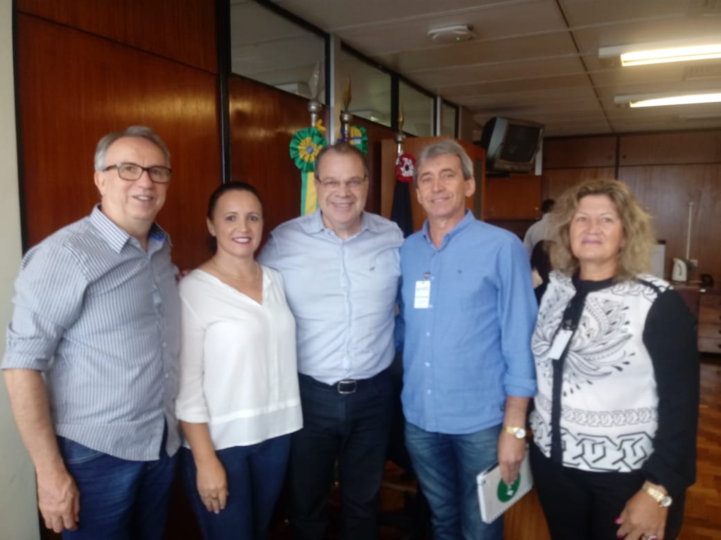 APERFEIÇOAMENTO E DEMANDAS: Presidente Carla Bugs e Vereadora Lizete participam de Curso e Buscam Demandas Municipais