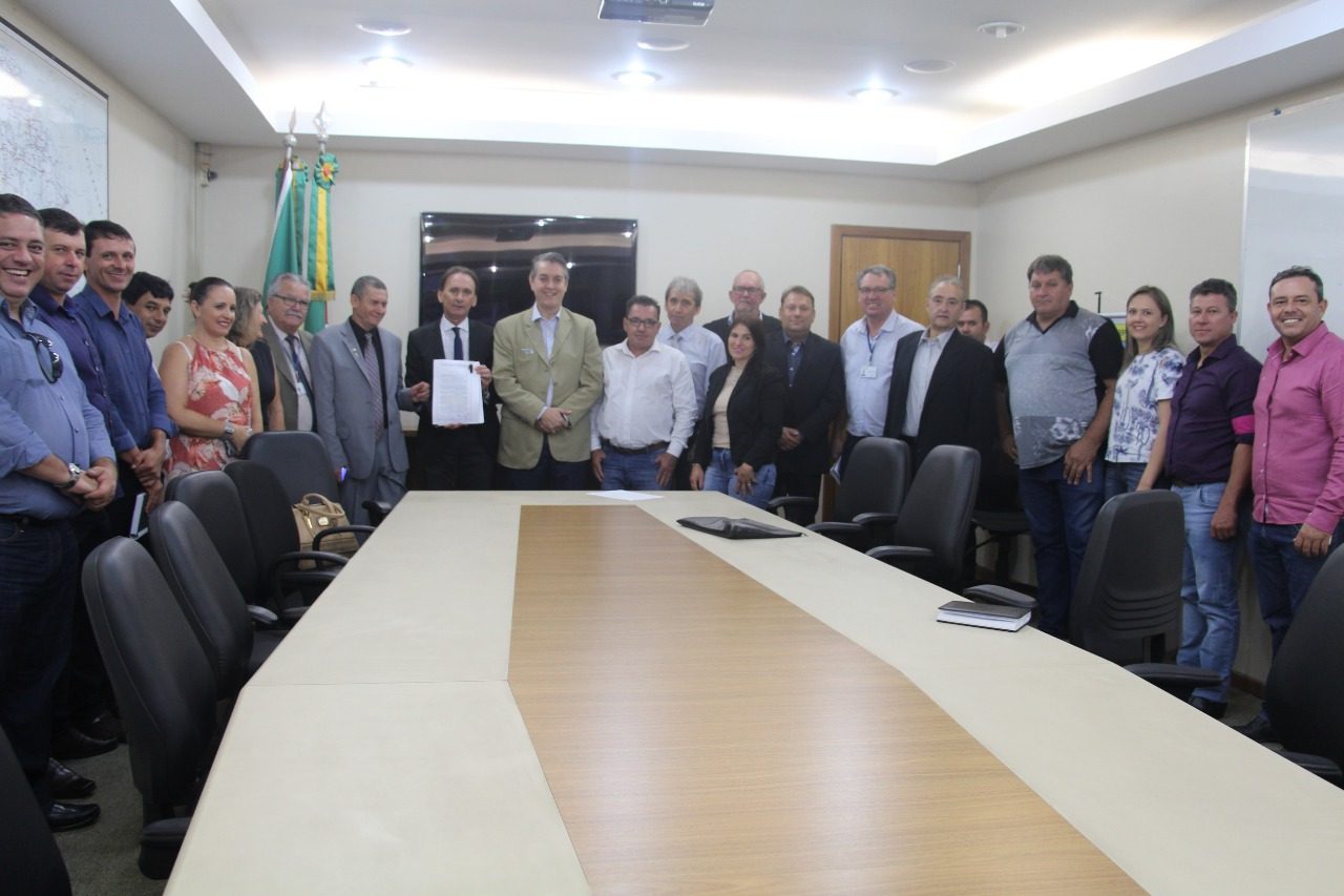 SITUAÇÃO DA VRS-817 E ACESSO A TUNAS: Em reunião, reinvindicação ganha apoio de deputados e estado promete ações em conjunto com municípios.