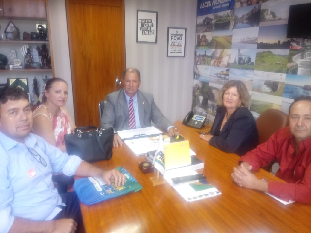 MARCHA A BRASILIA: Vereadores apresentam demandas a deputados e ministérios.