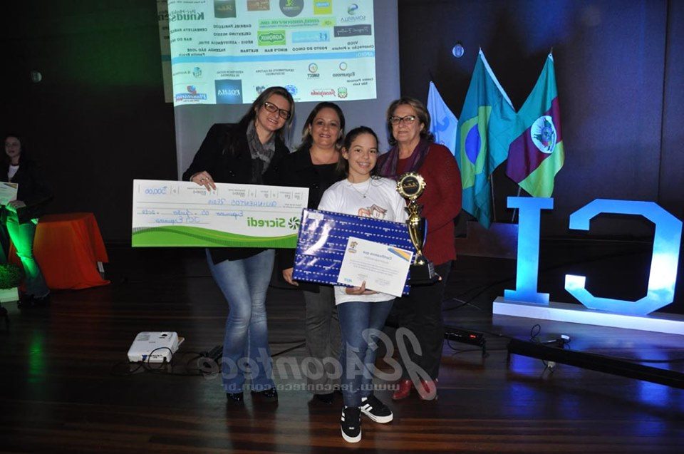 MOÇÃO DE CONGRATULAÇÃO: Mesa Diretora propõe entrega a aluna Ellen e educadores Jaqueline, Giseli da Rocha e Maria Verônica