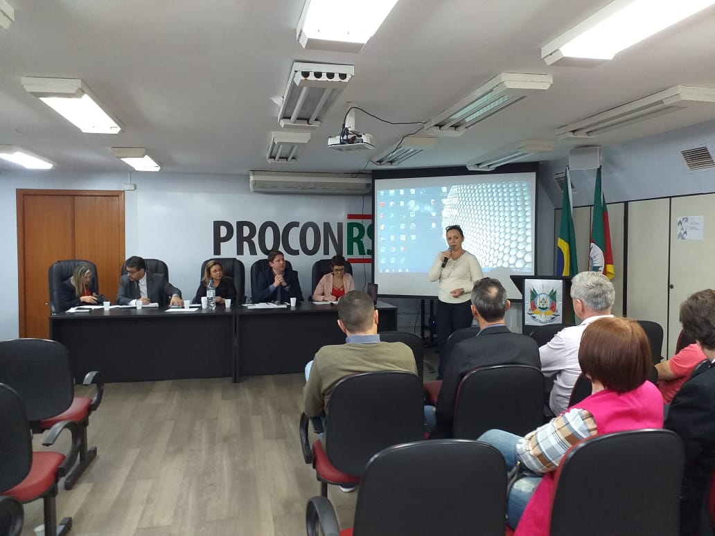 TELEFONIA CELULAR: Presidente da Câmara intercede por melhorias no sinal.