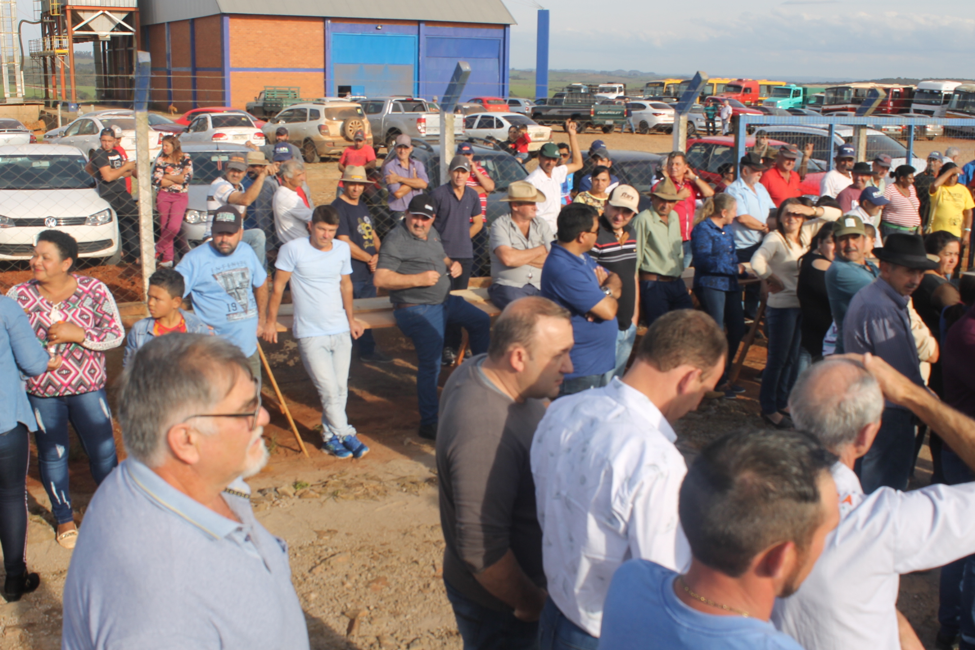 ASFALTO JÁ: Manifesto Pró-Asfalto Jacuizinho/Tunas (07/06/2019)