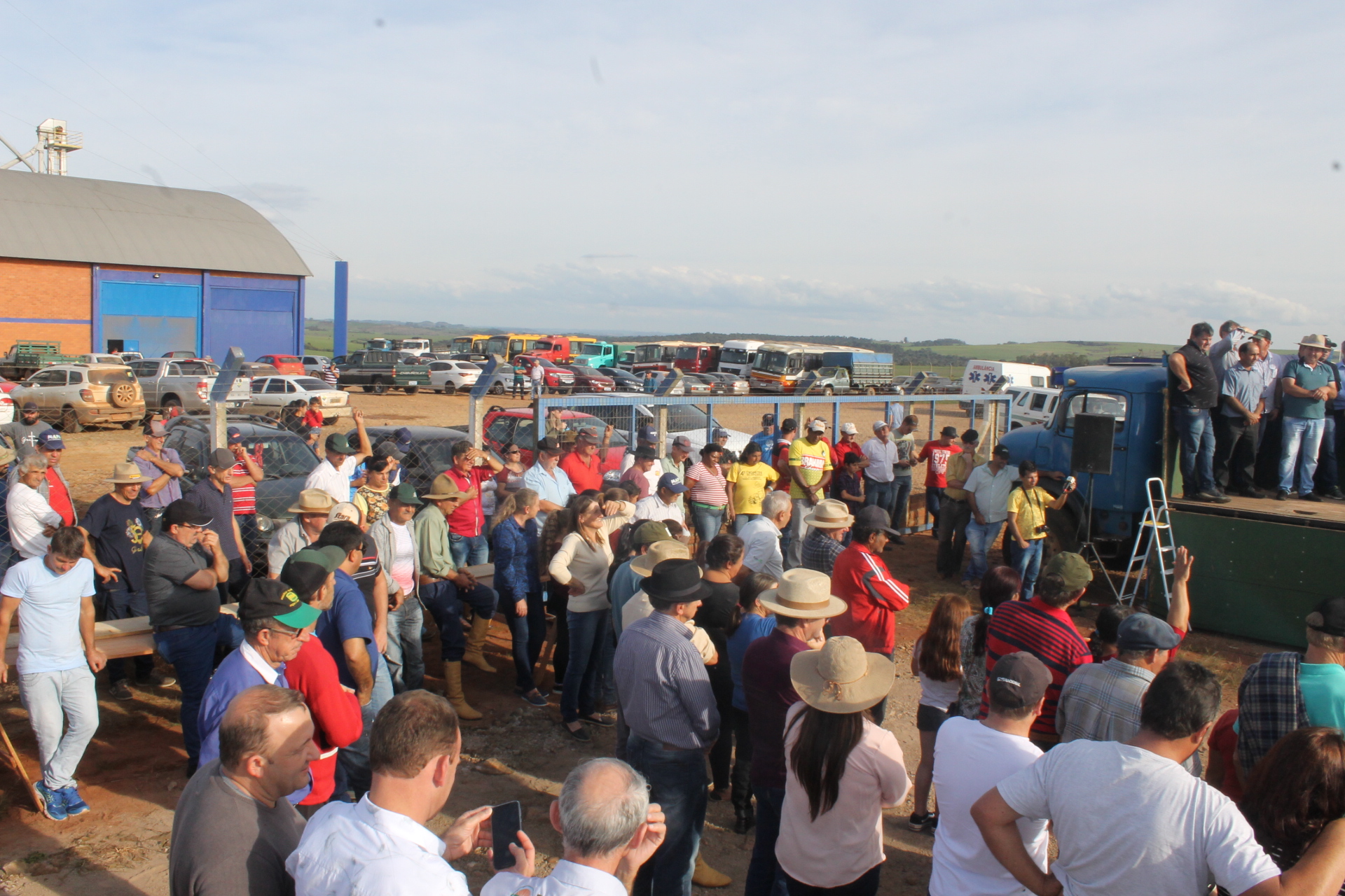 ASFALTO JÁ: Manifesto Pró-Asfalto Jacuizinho/Tunas (07/06/2019)