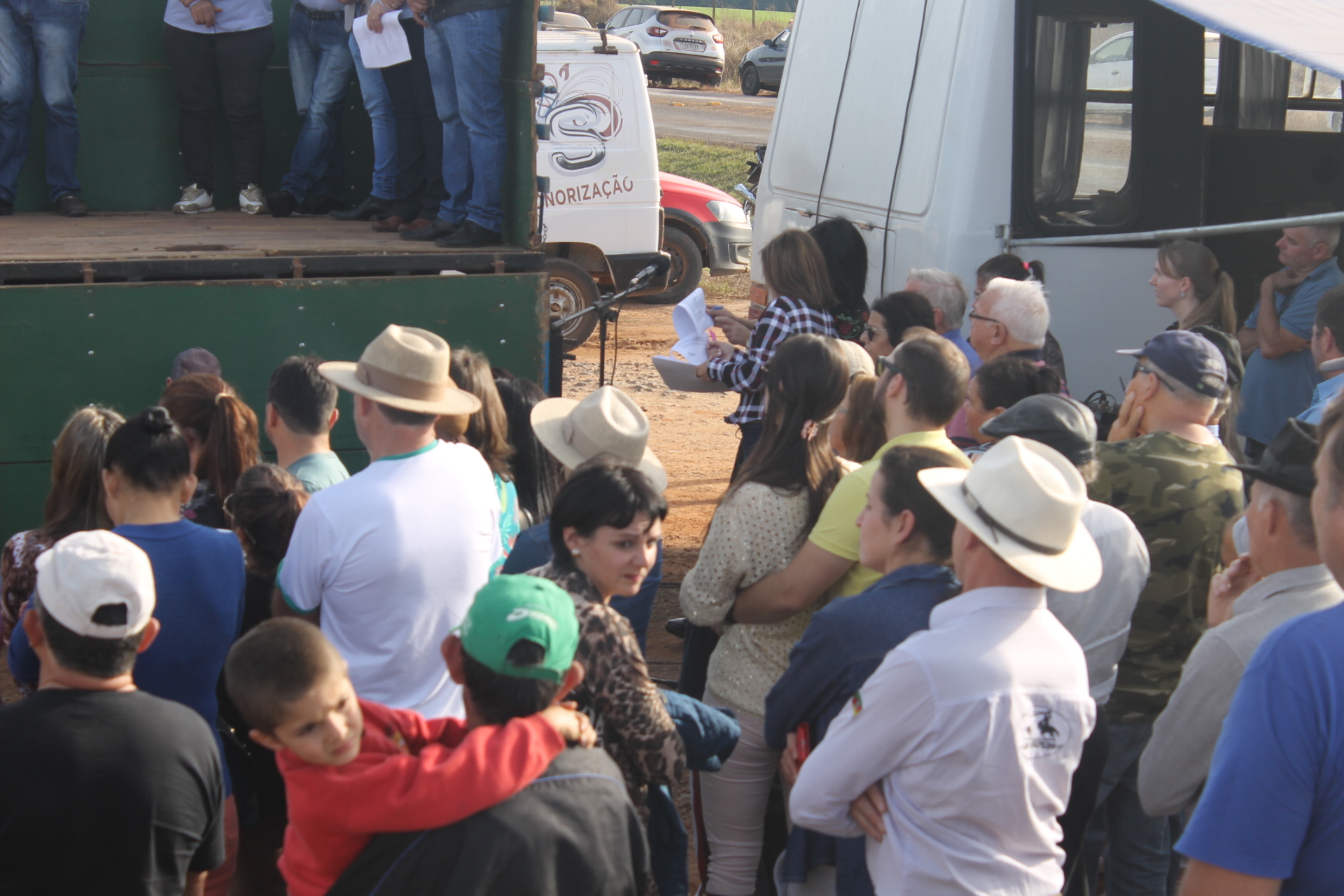 ASFALTO JÁ: Manifesto Pró-Asfalto Jacuizinho/Tunas (07/06/2019)