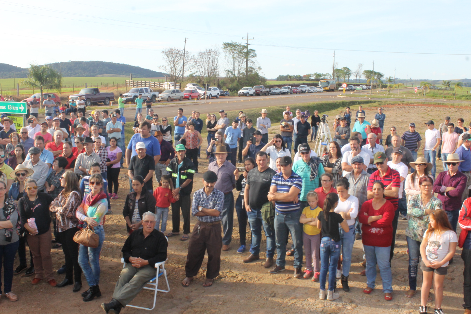 ASFALTO JÁ: Manifesto Pró-Asfalto Jacuizinho/Tunas (07/06/2019)