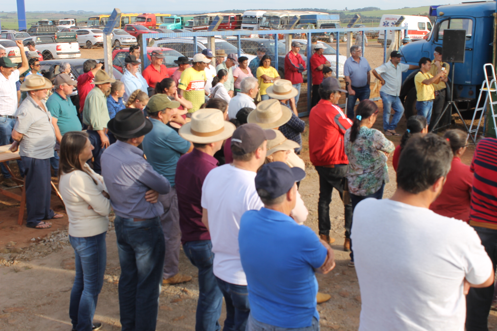 ASFALTO JÁ: Manifesto Pró-Asfalto Jacuizinho/Tunas (07/06/2019)