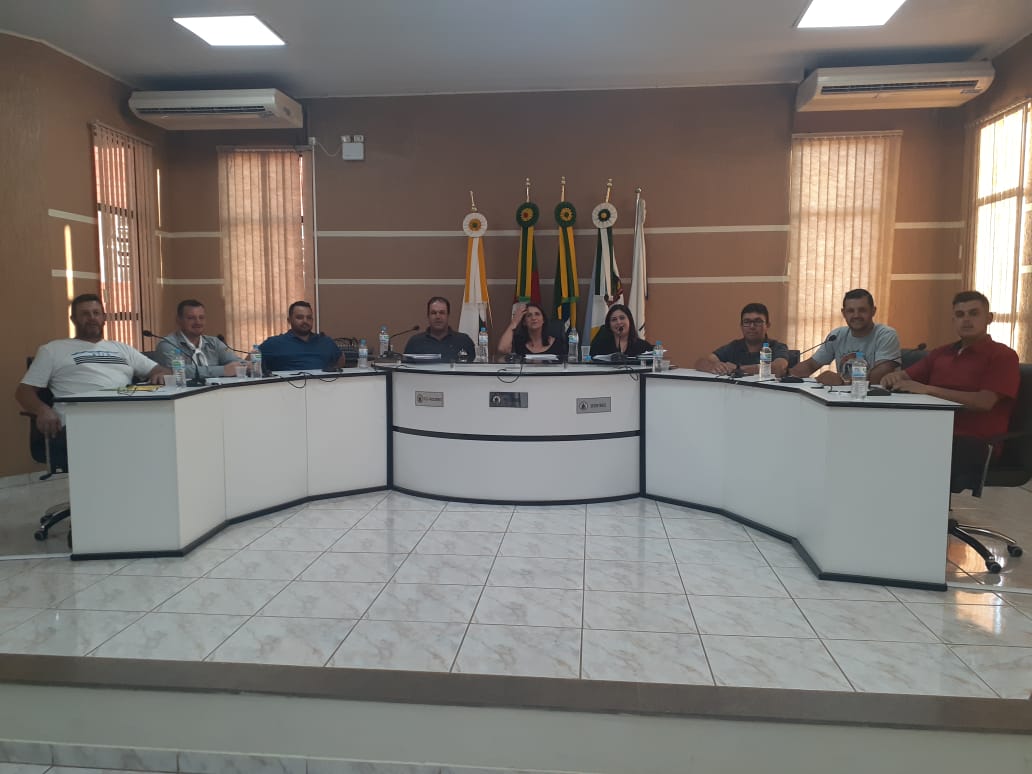 SESSÃO EXTRAORDINÁRIA: Plenário aprova 4 Projetos do Executivo