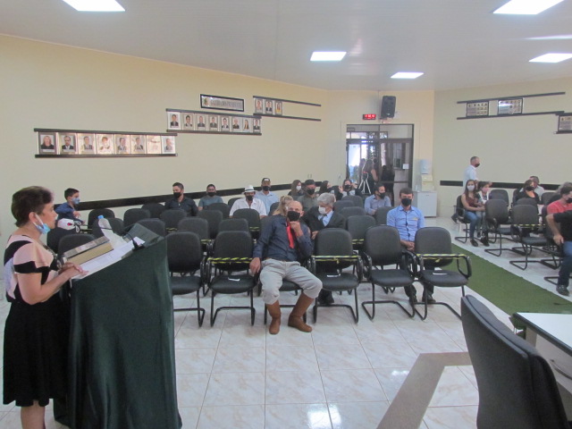 LEGISLATURA 2021/2024: Vereadores são empossados em sessão – Daniela Moraes presidirá o legislativo em 2021.