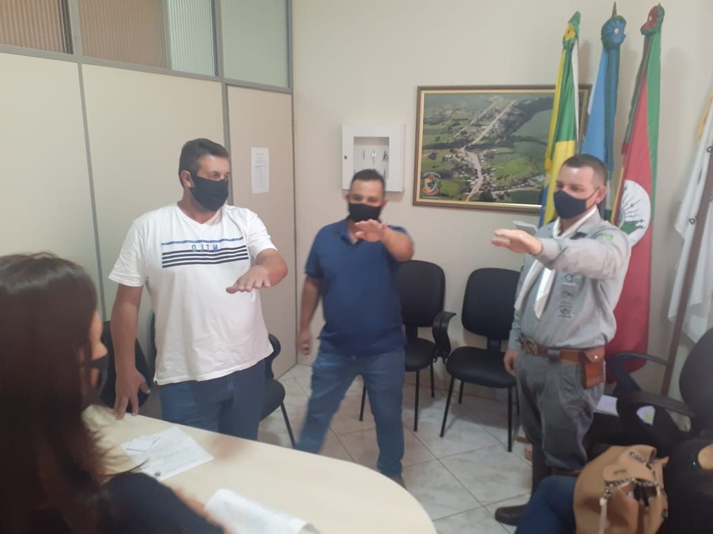 NA CÂMARA: Três vereadores Suplentes são empossados.