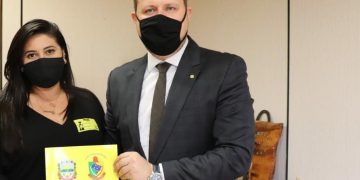 PATRULHA AGRÍCOLA: Vereadora Schaiane luta por recursos para compra de trator Traçado com Garfo para agricultura.