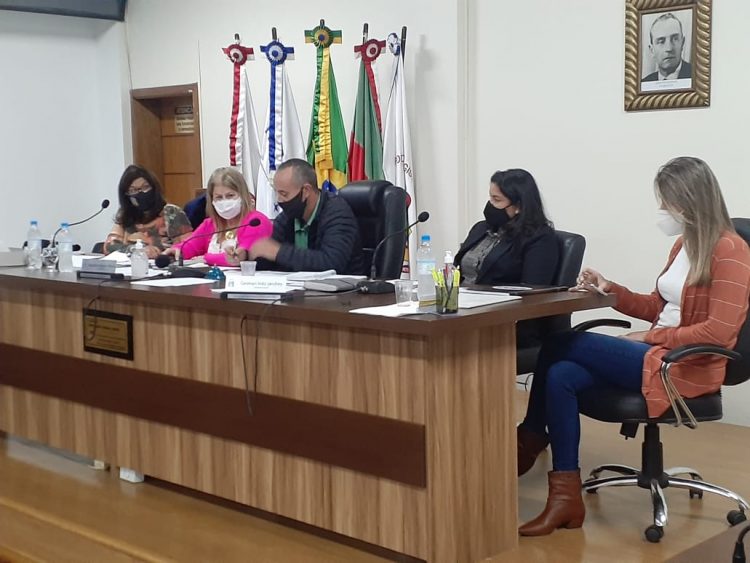 REUNIÃO: Presidente da Câmara participa de reunião de prestação de contas e planejamento da ASCAMAJA