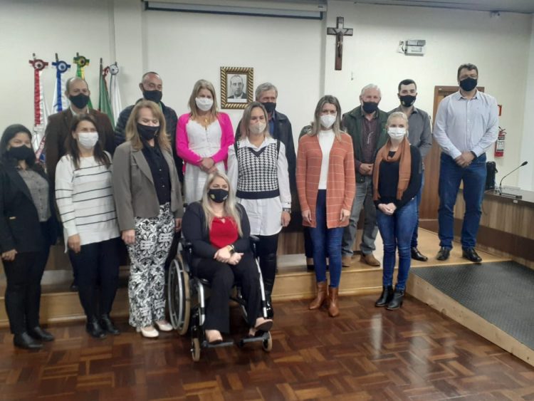 REUNIÃO: Presidente da Câmara participa de reunião de prestação de contas e planejamento da ASCAMAJA