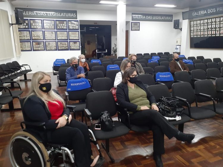 REUNIÃO: Presidente da Câmara participa de reunião de prestação de contas e planejamento da ASCAMAJA