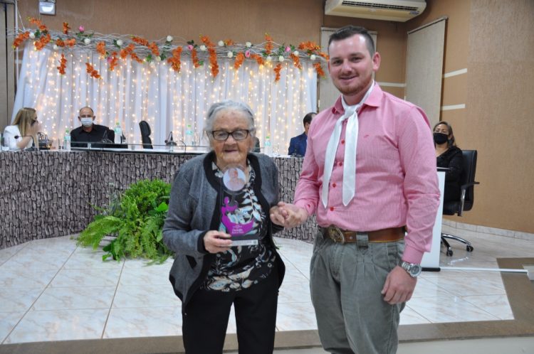 TROFÉU MULHER CIDADÃ: Câmara de Vereadores de Jacuizinho entrega honrarias em Sessão Solene.