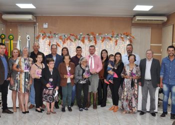 TROFÉU MULHER CIDADÃ: Câmara de Vereadores de Jacuizinho entrega honrarias em Sessão Solene.