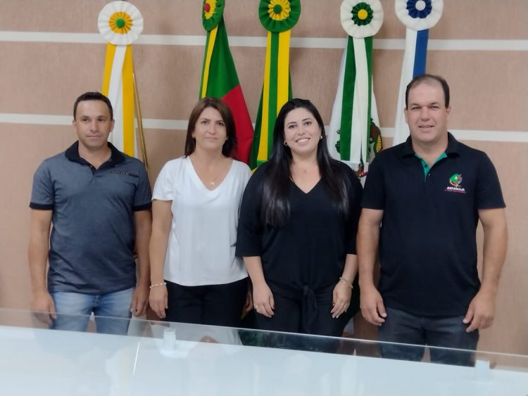 MESA DIRETORA 2022: De forma Unânime, vereadores escolhem Schaiane da Silva para presidir o legislativo.