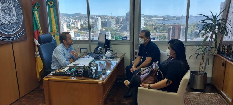 RECURSOS E INFRAESTRUTURA: Presidente do Legislativo e secretário da Mesa Diretora realizam reuniões com deputados e secretários em busca de recursos para o município.