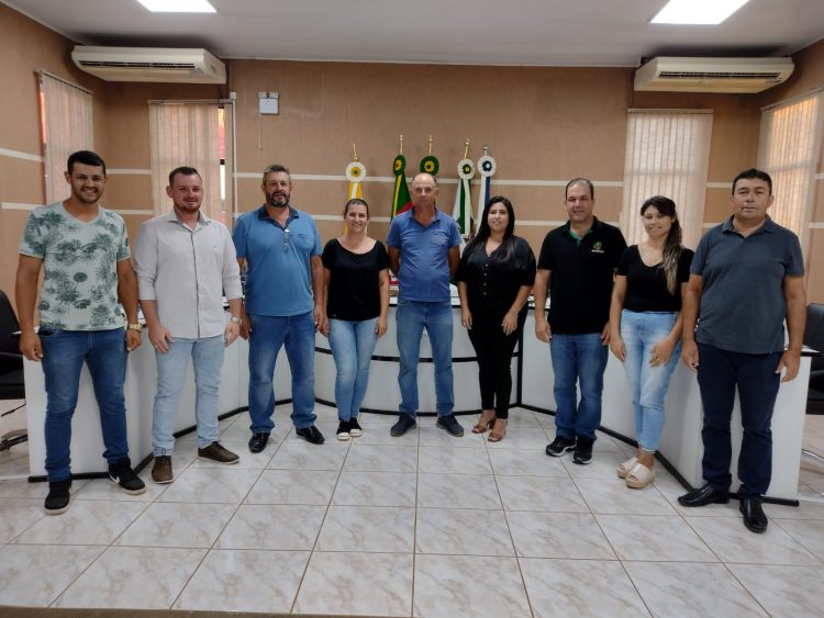 SESSÃO: Sessão Solene de instalação da Legislatura é realizada na Câmara.