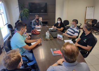 EMPREGO E RENDA: Presidente do Legislativo realiza reuniões em busca de mais empregos á Jacuizinho.