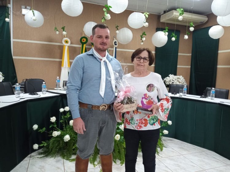 TROFÉU MULHER CIDADÃ, EDIÇÃO 2022: Mulheres são agraciadas com troféus