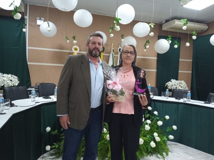 TROFÉU MULHER CIDADÃ, EDIÇÃO 2022: Mulheres são agraciadas com troféus