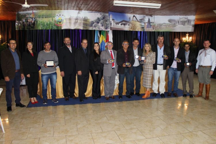 Homenagem as Comissões Emancipalistas e membros da 1ª gestão de Jacuizinho