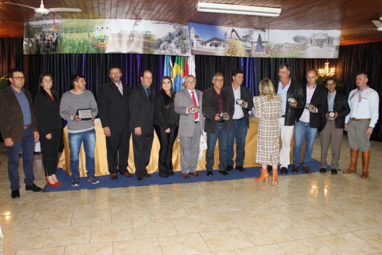 Homenagem as Comissões Emancipalistas e membros da 1ª gestão de Jacuizinho