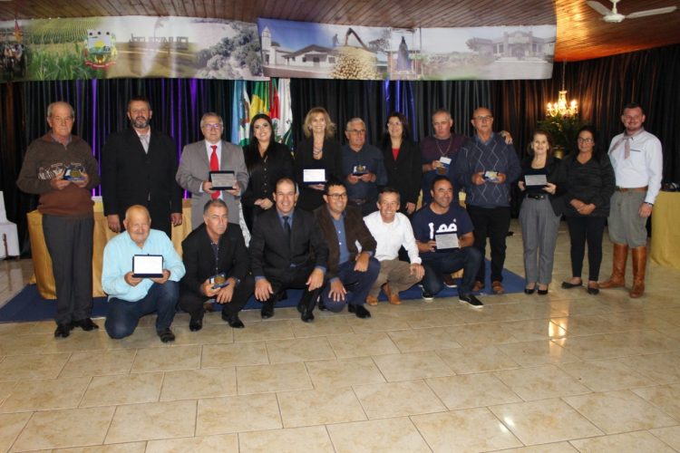 Homenagem as Comissões Emancipalistas e membros da 1ª gestão de Jacuizinho