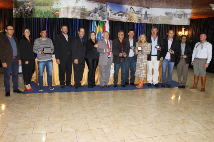 Homenagem as Comissões Emancipalistas e membros da 1ª gestão de Jacuizinho