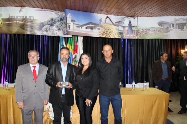 Homenagem as Comissões Emancipalistas e membros da 1ª gestão de Jacuizinho