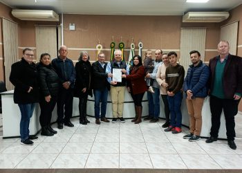 AGRICULTURA: Vereadora consegue recursos para aquisição de trator