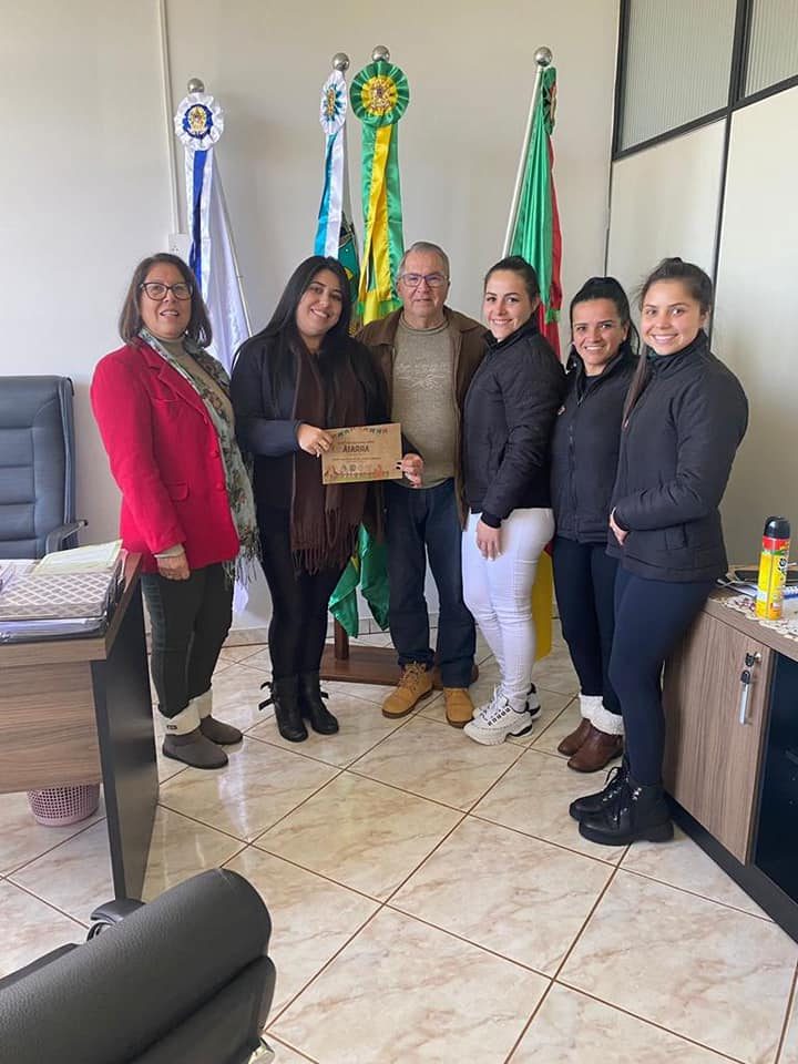 INTEGRAÇÃO: Presidente do Legislativo recebe convite para Arraiá da Integração entre Idosos de Salto do Jacuí.