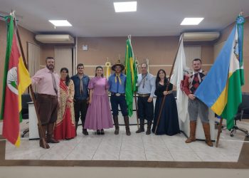 DIA DO GAÚCHO: Vereadores celebram data em sessão “trajeados”.