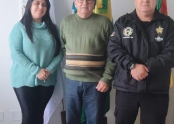 PROJETO PREVENIR E EDUCAR: Presidente do legislativo participa de reunião com prefeito e coordenador do projeto.