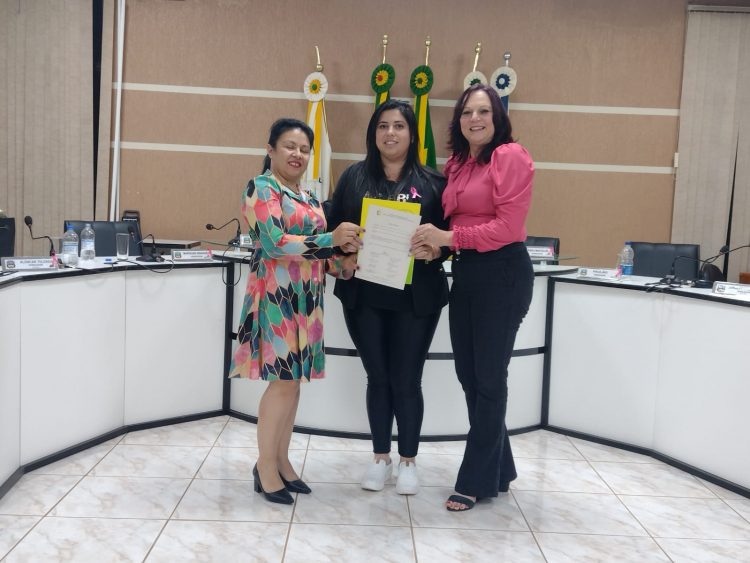 PROFESSORES: Câmara institui Moção de Aplausos e Reconhecimento a educandos do município.