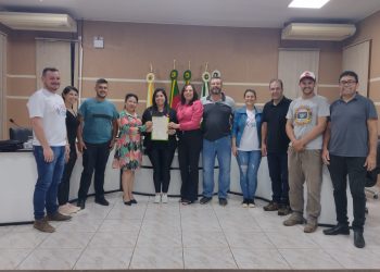 PROFESSORES: Câmara institui Moção de Aplausos e Reconhecimento a educandos do município.