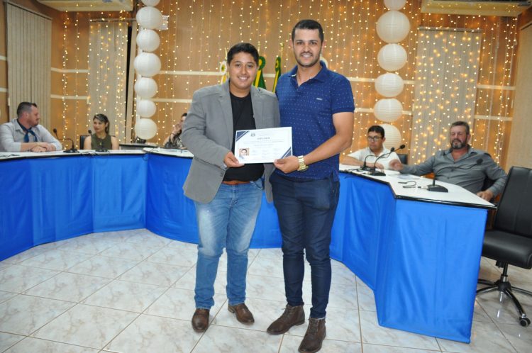 SESSÃO SIMULADA: Vereadores realizam sessão do Projeto Câmara Estudantil Municipal.