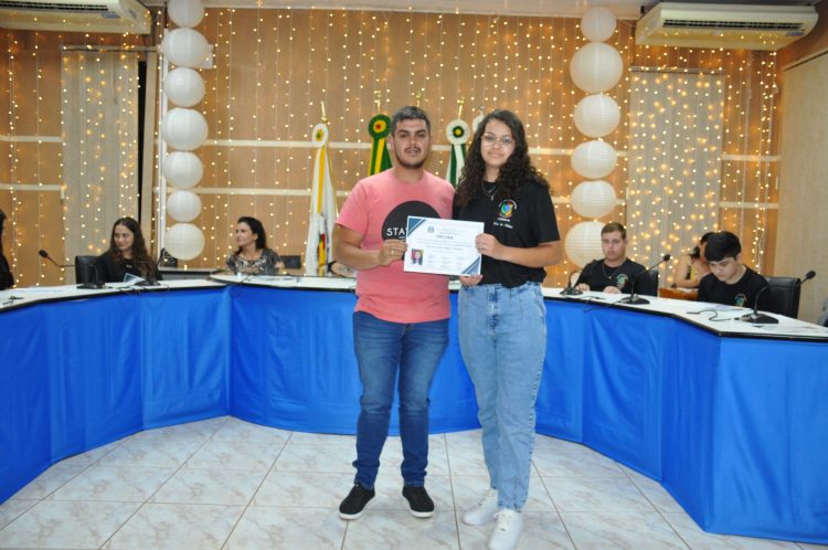 SESSÃO SIMULADA: Vereadores realizam sessão do Projeto Câmara Estudantil Municipal.